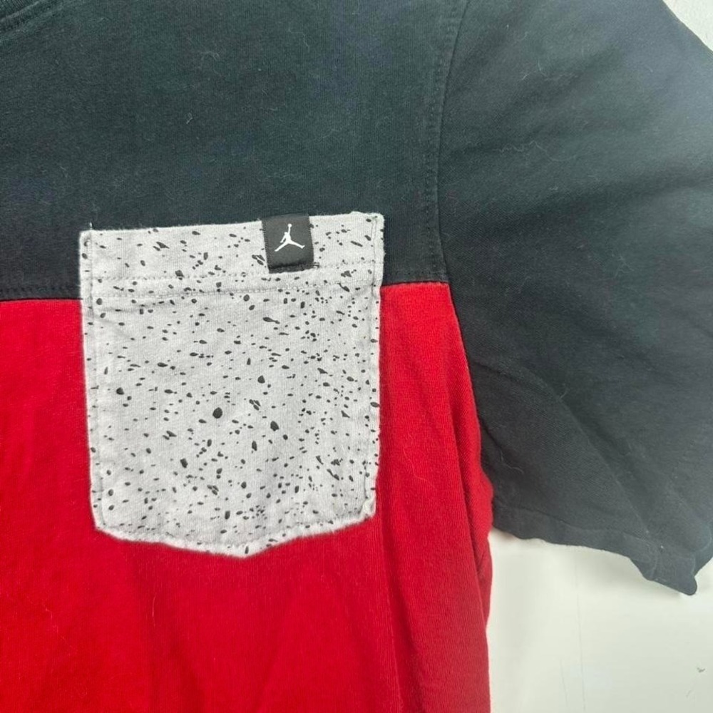 Jordan black and red tee with speckled pocket - Picture 2 of 3